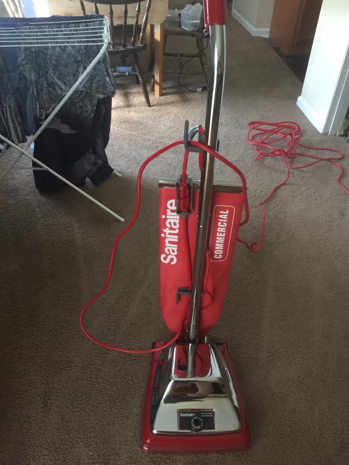 Sanitaire Tradition Upright Bagged Commercial Vacuum, SC886G customer photo 1