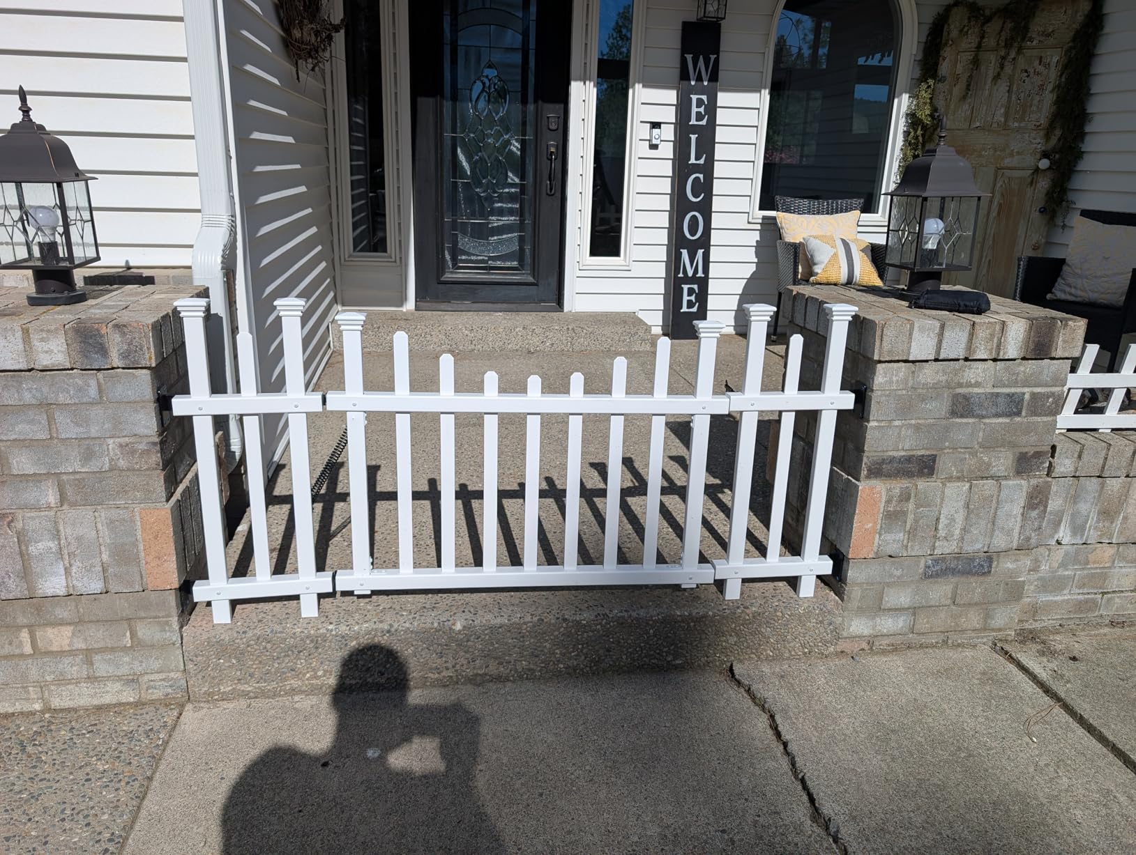 Zippity Washington Picket Gate, White Vinyl DIY No Dig Kit | 2.5ftH x 5ftW, 1 Gate, ZP19049 customer photo 1