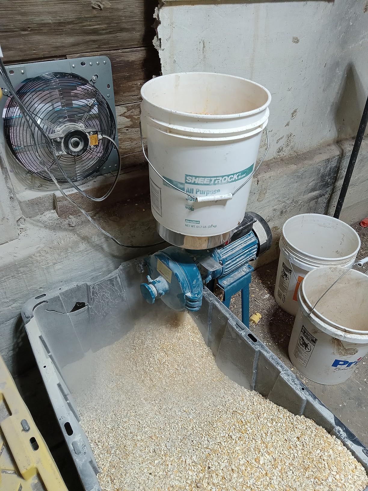 NAIZEA Electric Grain Mill Grinder Corn Grinder, 3000W 110V Commercial Flour Mill Machine with Funnel, Feed Grinders for Corn, Wheat, Rice, Cereals (Dry Grinder) customer photo 2