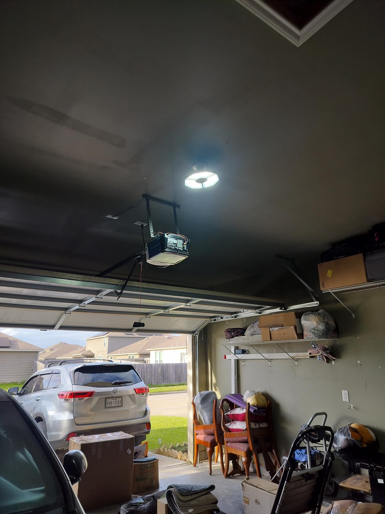 KERNOWO LED Garage Lights, 140W 18500 Lumens Garage Lighting, 6000K Daylight with Deformable Three Panel Ceiling Light Fixture E26/E27 Triple Glow LED Shop Light for Basement Workshop Warehouse customer photo 2