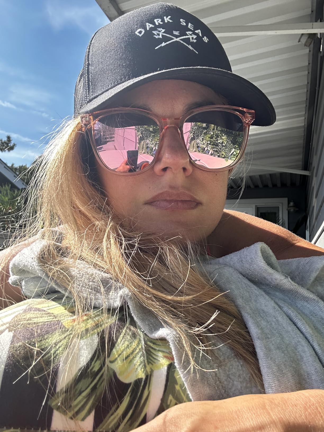 Myiaur Polarized Sunglasses for Women, Square Mirrored Trendy Shades with UV Protection Reduce Glare Sun Glasses customer photo 2