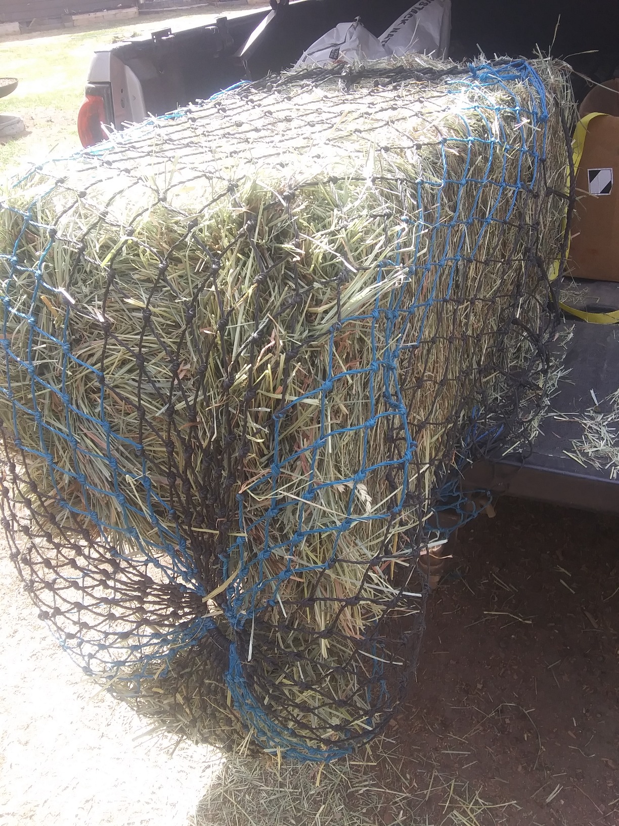 T TEKE Deluxe Slow hay Feeder hay nets, 1-3/4
