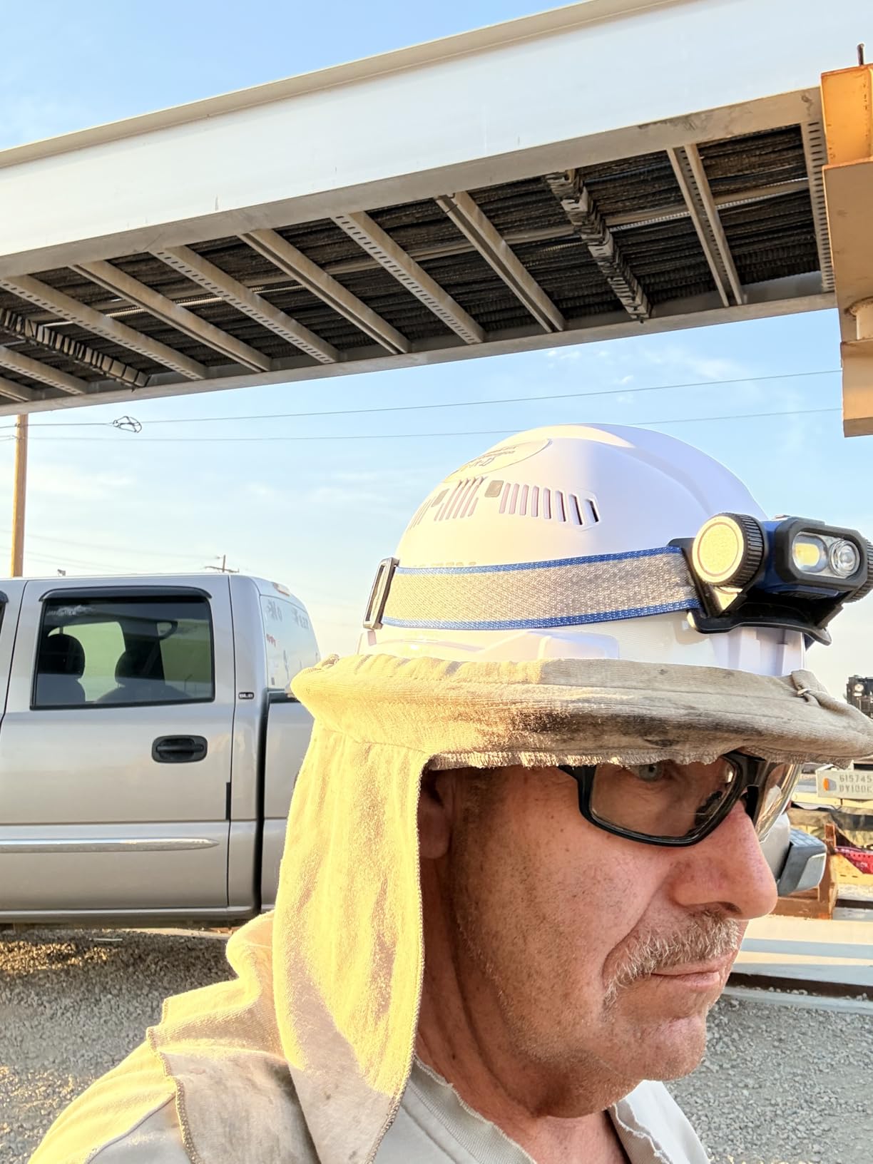 Klein Tools 60407RL Hard Hat, Rechargeable Headlamp, Vented, Full Brim Style, Padded Self-Wicking Odor-Resistant Sweatband customer photo 2