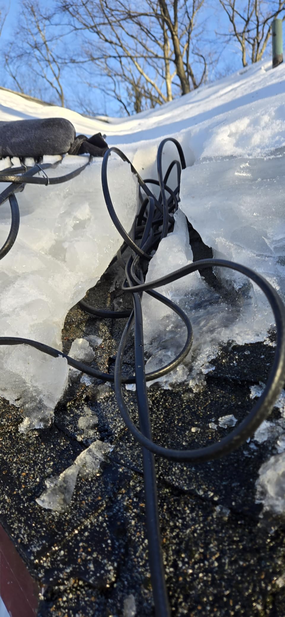 H&G Lifestyles 8W/FT Roof Heat Cable for Roof and Gutters, Self-Regulating | Heaters to Prevent Ice Dams, Heavy Duty Heat Tapes for Snow De-icing, 8Watts per Foot Patented Heating Technology 120FT customer photo 1