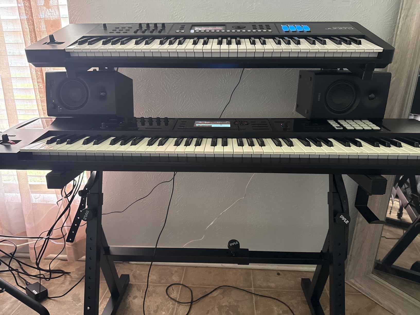 PYLE Heavy-Duty Multi-Functional Music Stand - Z Style & Portable, 2nd Tier, Height & Width Adjustment, Digital Keyboard Stand, Rack Case w/Ergonomic Design, for Home Studio - Pyle PKST2TZ customer photo 1