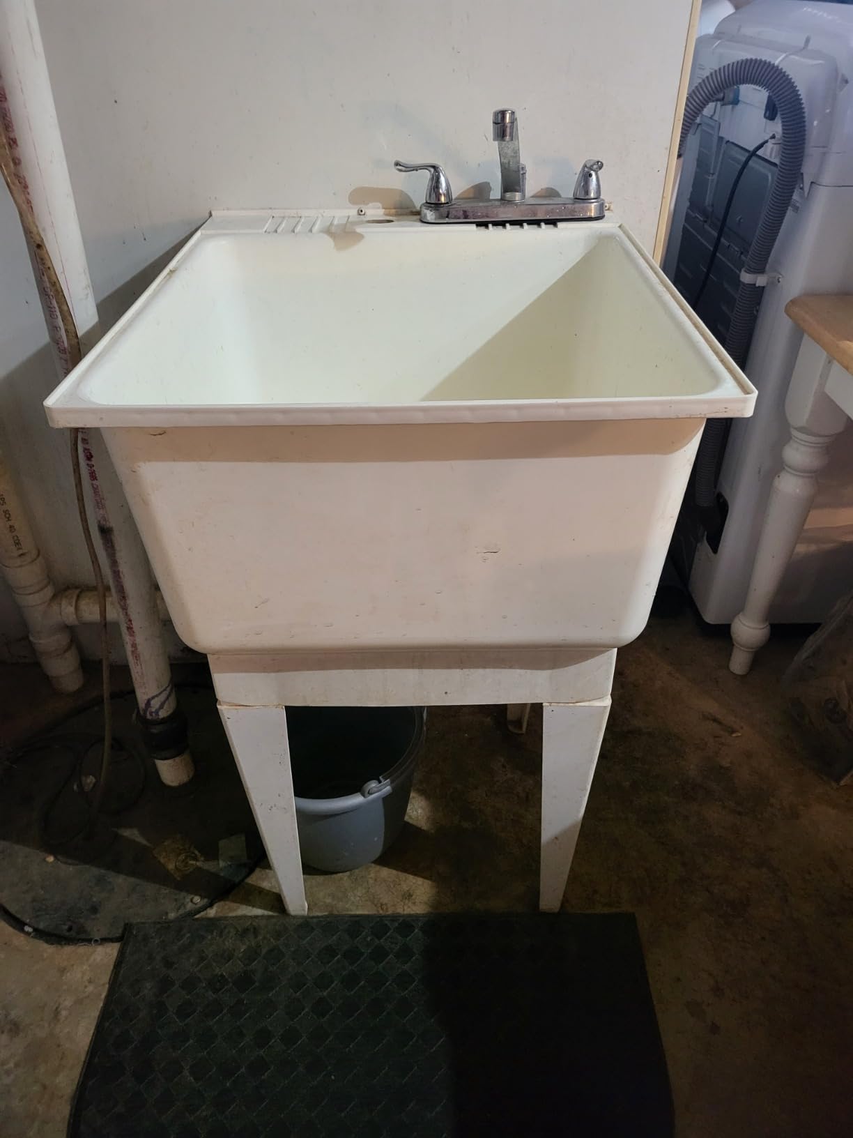 Utility Sink Extra-Deep Laundry Tub in White with High-Arc Coil Pull-Down Sprayer Faucet in Matte Black, Integrated Supply Lines, P-Trap Kit, Heavy Duty Floor Mounted Freestanding Wash Station customer photo 1