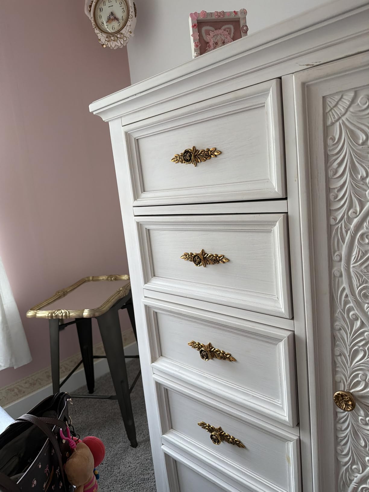 JUXYES Vintage Floral Rose Handle Pulls Knobs for Cabinets and Drawers | 5 Pack European Style Decorative Cabinet Knobs with Backplate, Antique Metal Flowers Drawer Knobs customer photo 2