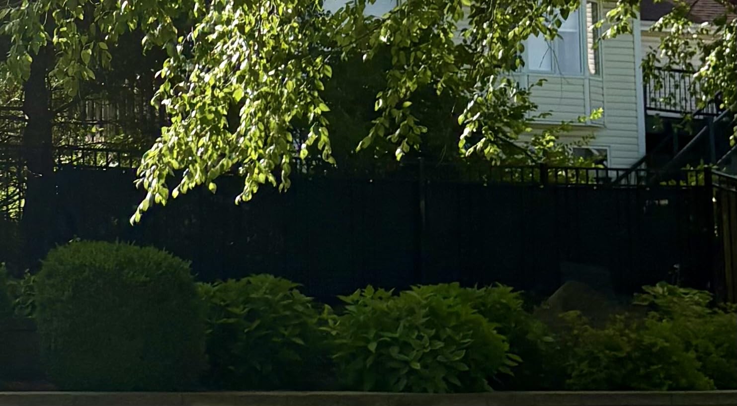 iCover 4x50ft Privacy Screen Fence, Outdoor Fencing Panels, Garden Windscreen Mesh Shade Sail Net Barrier, Include Reinforced Bindings and Brass Grommets Cable Zip Ties, Black customer photo 2
