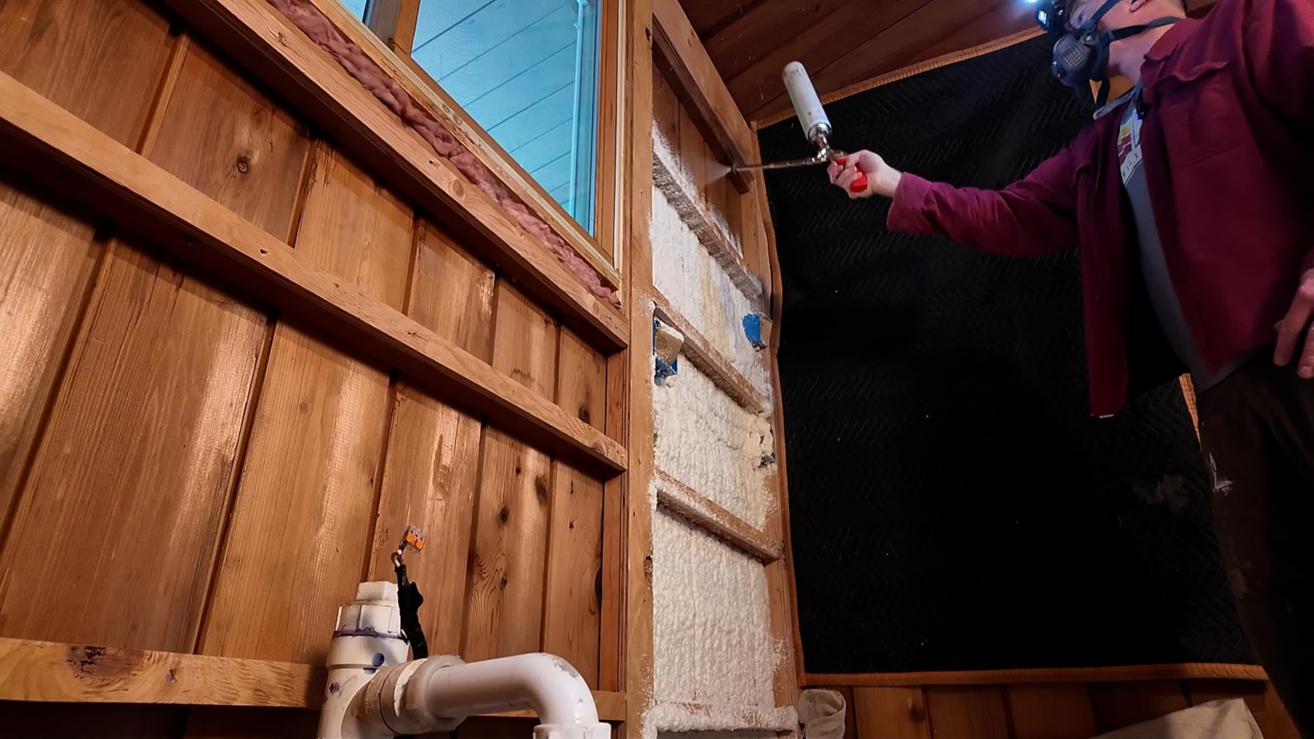 Seal Spray Foam High Performance 80% Plus Closed Cell Formula Insulating Foam Can Kit w/Angled Gun Foam Applicator and 1 Can of Cleaner (200 Board FT-8 Cans) customer photo 1