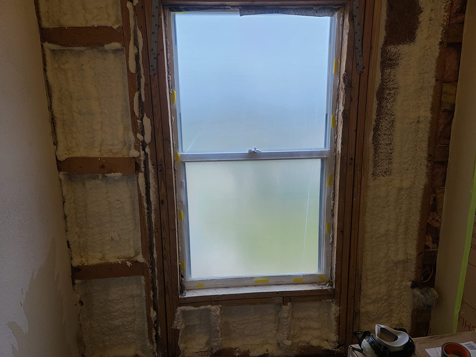 Seal Spray Foam High Performance 80% Plus Closed Cell Formula Insulating Foam Can Kit w/Angled Gun Foam Applicator and 1 Can of Cleaner (200 Board FT-8 Cans) customer photo 2