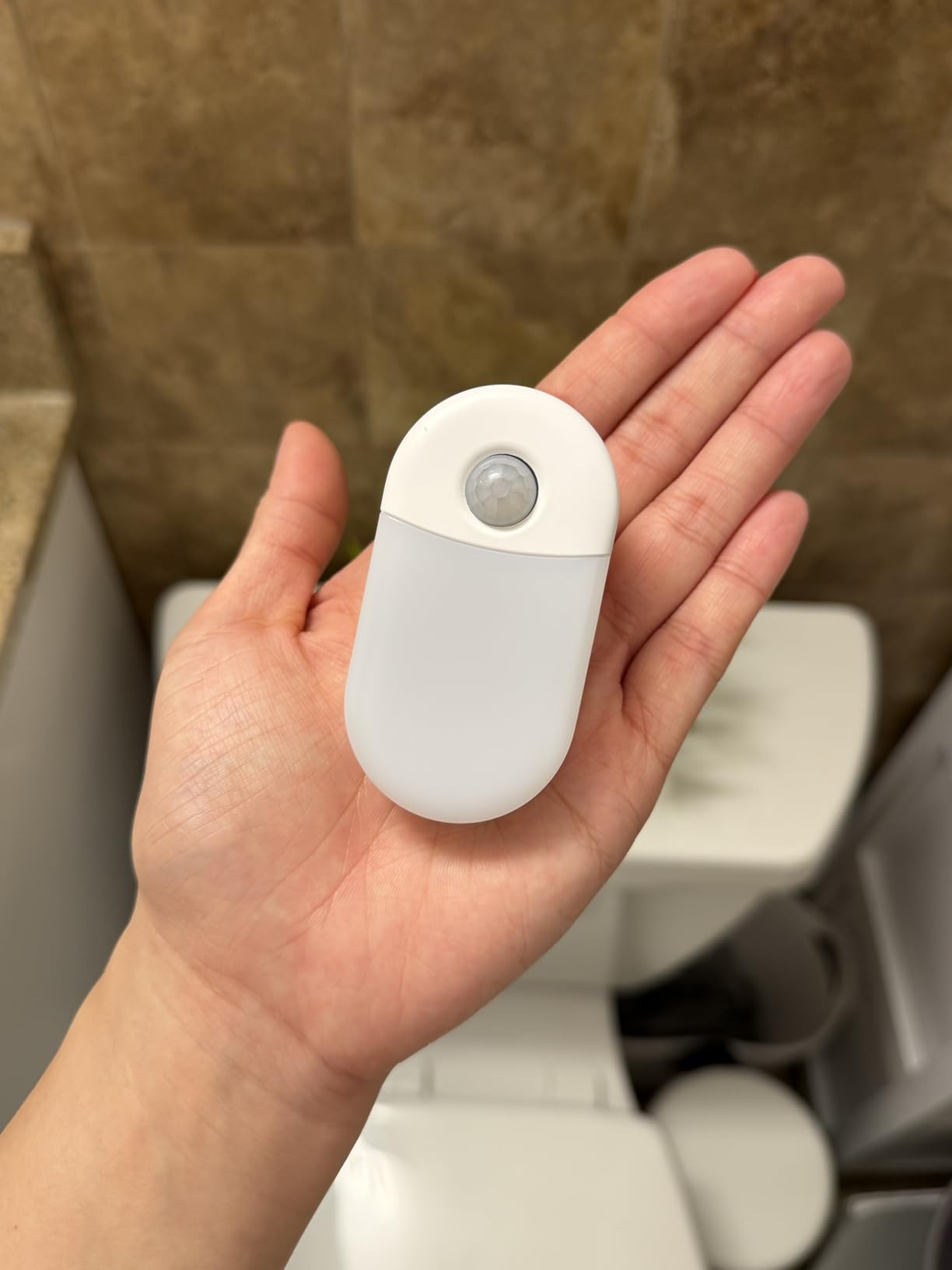 L LOHAS LED Motion Sensor Night Light, Motion Sensor Light Indoor, 30/60LM, Night Lights Plug into Wall Motion Sensor, 3000K Warm White, Motion Activated Nightlights, Kids Adults Bathroom Bedroom 2Pack customer photo 2