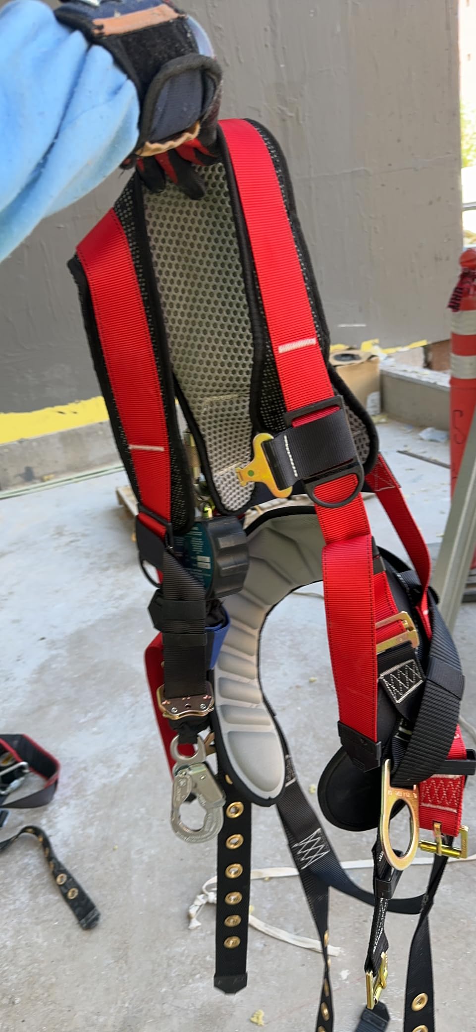 Hammerhead 5pt Safety Harness Back Padded, QCB Chest, Tongue Buckel Legs Straps, Back & Side D-Rings customer photo 1