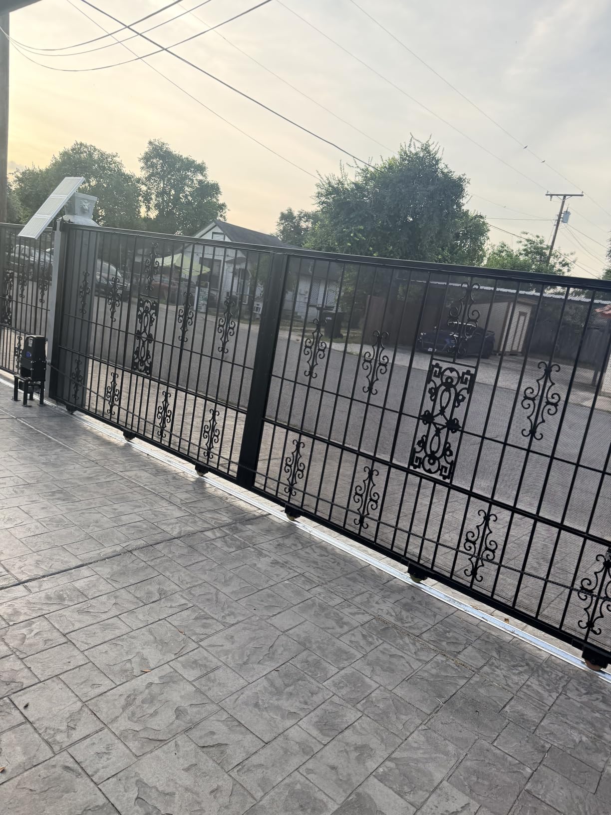 TOPENS DKC1100S Solar Sliding Gate Opener Chain Drive Automatic Gate Motor for Heavy Driveway Slide Gates Up to 2600 Pounds, Electric Gate Operator Battery Powered with Solar Panel Remote Control Kit customer photo 1
