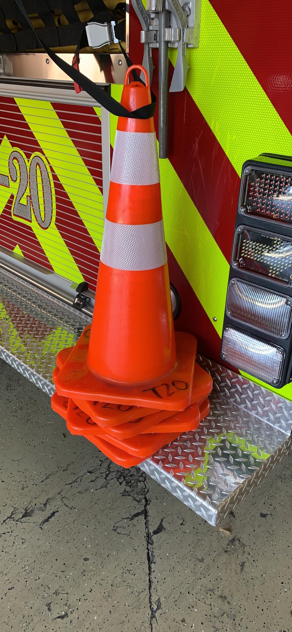 RoadHero Orange Traffic Safety Cones 28 Inch for Parking, 10 Pack | Reflective Collar, Flexible PVC, For Sport and Driving Training, Construction Events, Traffic Control customer photo 1