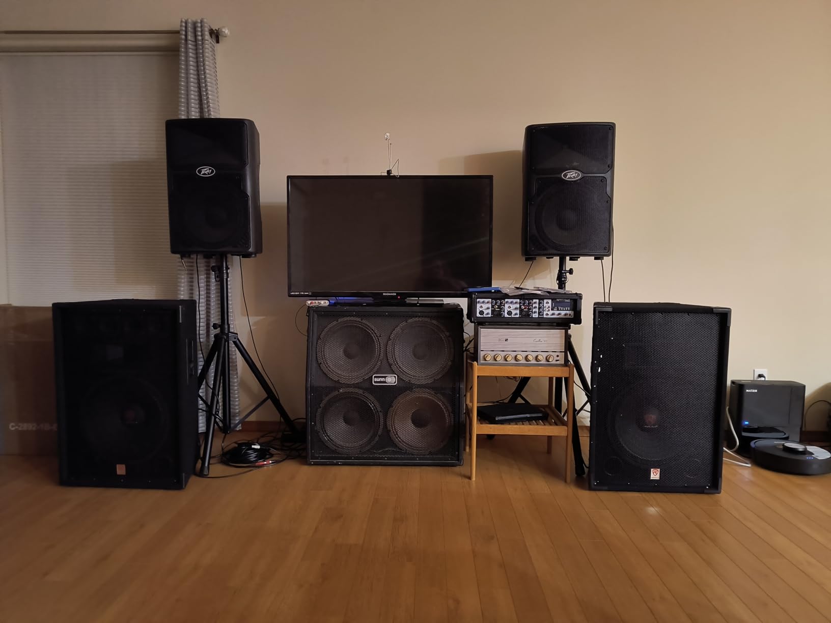 Rockville RPM48S 2000W Powered 4 Channel Mixer/Stereo Amplifier, Bluetooth, 3-Band EQ, USB/SD Inputs customer photo 1
