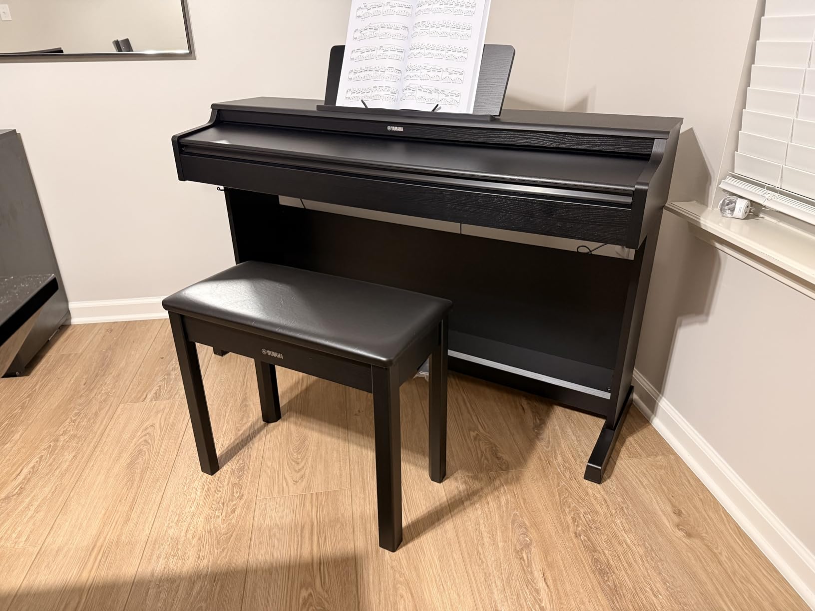 Yamaha Arius Series Slim Digital Upright Piano, Grand Sound, Compact Weighted Keyboard, Black (YDPS35B) customer photo 1