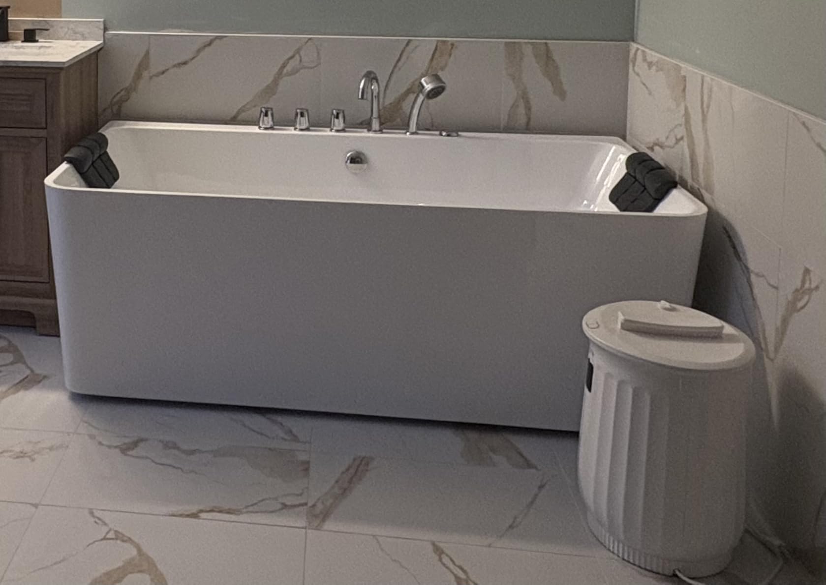 67-Inch Freestanding Whirlpool Bathtub Rectangular with 8 Hydromassage Water Jets Luxury Acrylic Massage SPA Soaking Bath Tub Double Ended customer photo 2