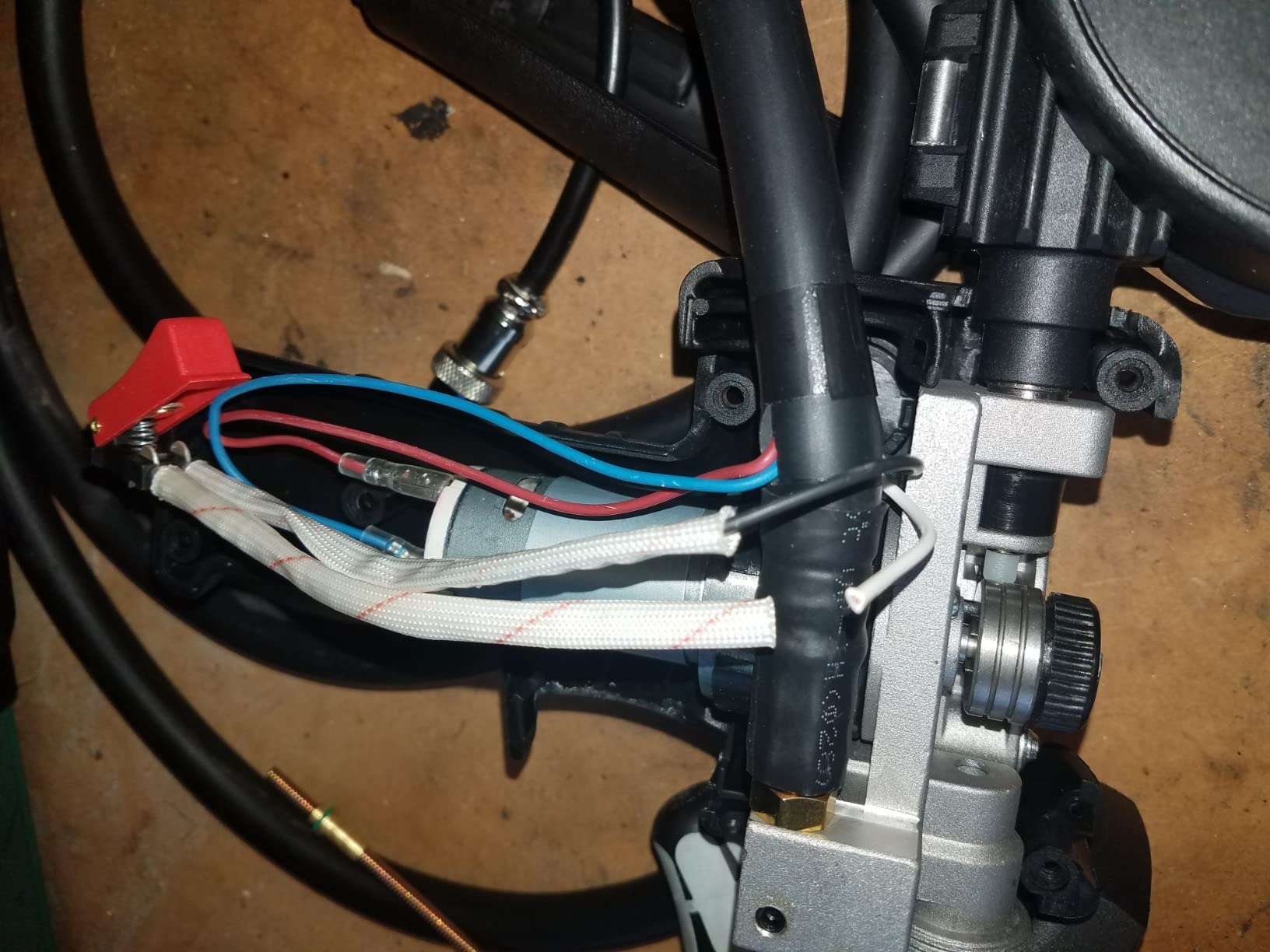 YESWELDER MIG Welder, 150A Spool Gun LBT150, 10 ft Cable | MIG-250 pro, MIG-205ds pro, MIG-185ds pro, ywm-211p and ywm-200 compatibility, european connector, 2-pin switch customer photo 1