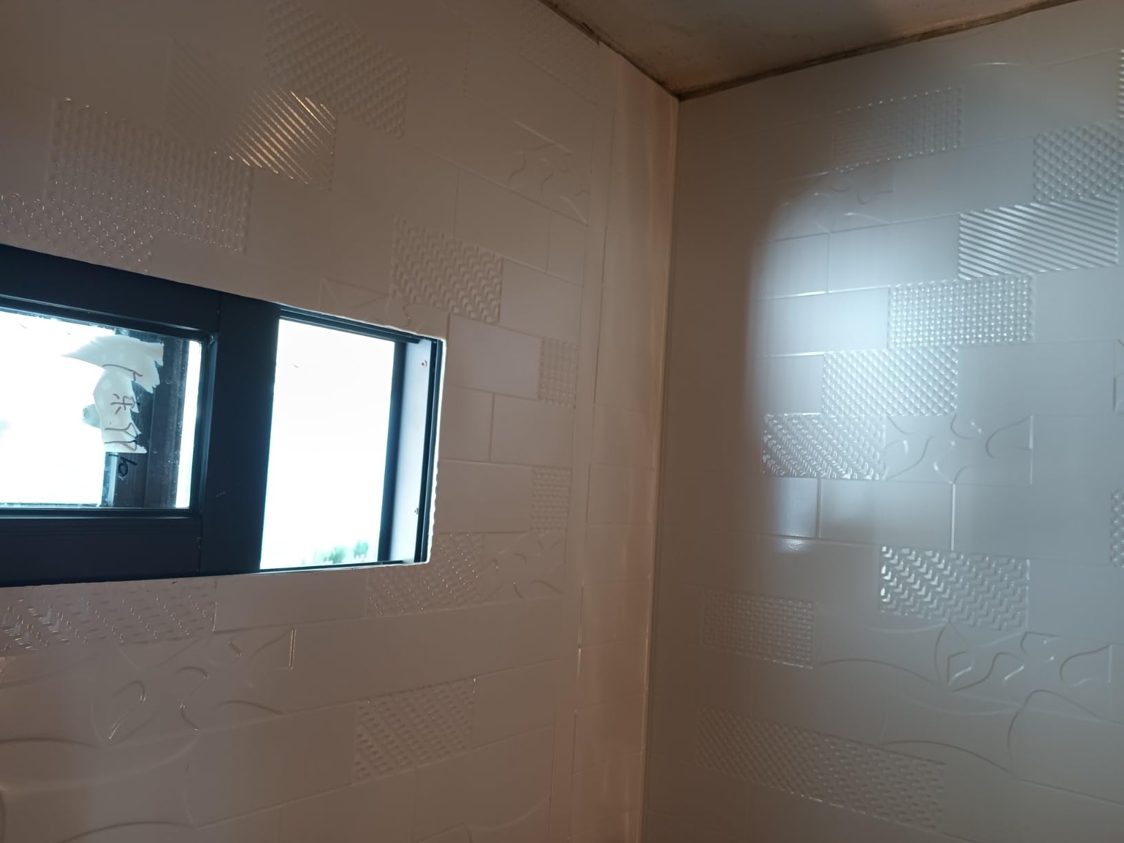 Versa Tile PVC Tub & Shower Wall Panel Surround - Gloss White, 96 Sq Ft | Grout-Free Waterproof Bathroom Wall System, Fits Standard 30-40