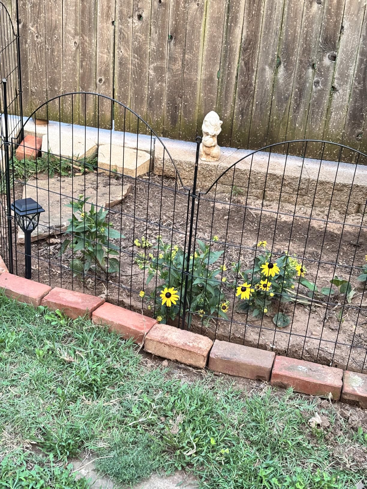 Blingluck Decorative Garden Fence, 17 in(H) x 10.83 ft(L) Arched Rustproof Metal No Dig Fence Garden Fence Border, Ground Stake Animal Barrier Fence for Rabbit Dog, Outdoor Decor for Yard & Patio customer photo 1