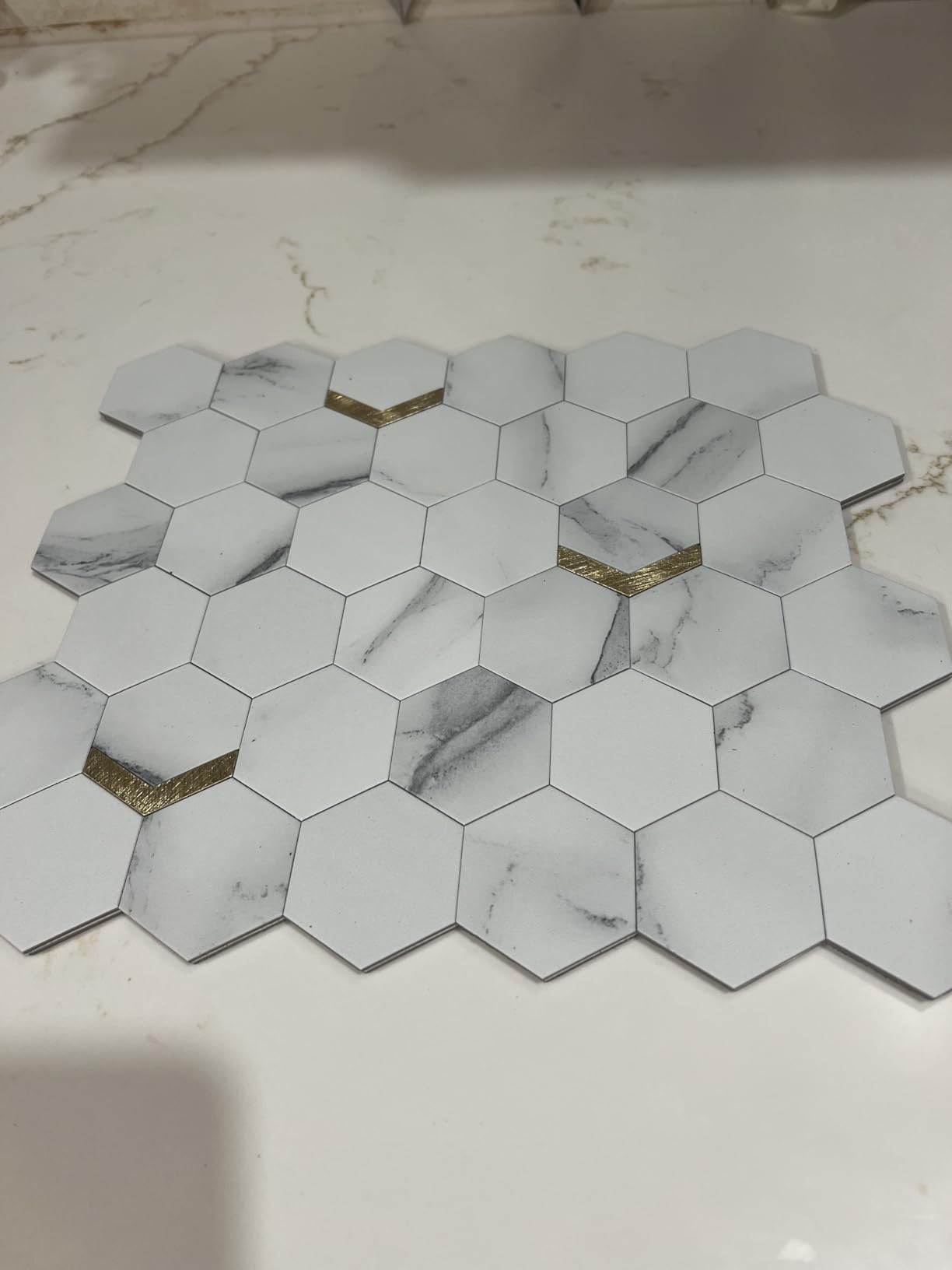 VAOVI Peel and Stick Backsplash Tile,Backsplash Tile for Kitchen Peel and Stick Wall Panels Hexagon Marble Tile(White Silver,10pcs) customer photo 2