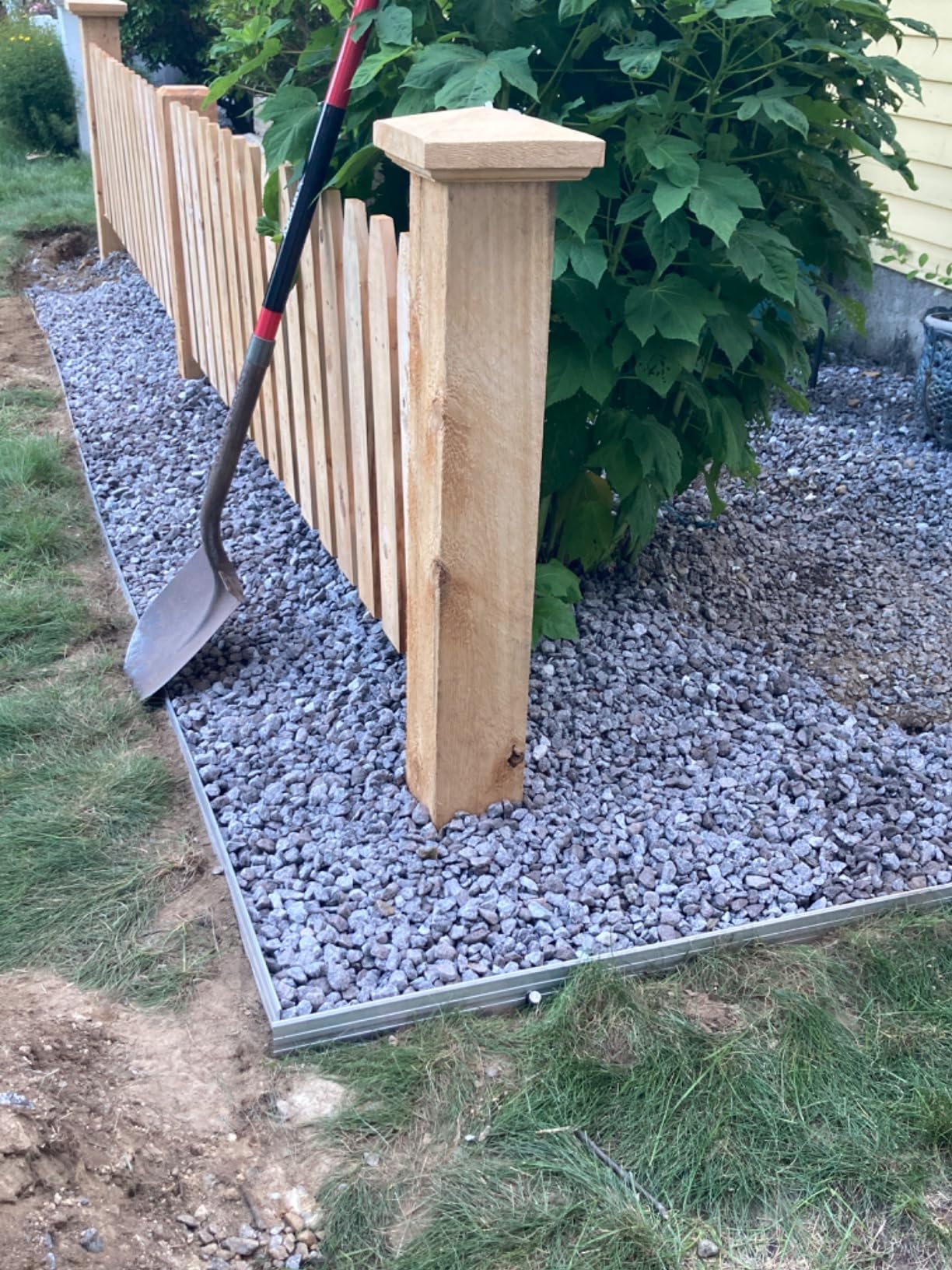 Dreamscape E-Z Edge Aluminum Landscape Edging - 12 Strips, 6ft Each (72ft Total), Mill Finish (Natural Aluminum) - Professional Quality Landscaping Border, Metal Divider for Lawn, Garden, Flowerbed customer photo 2