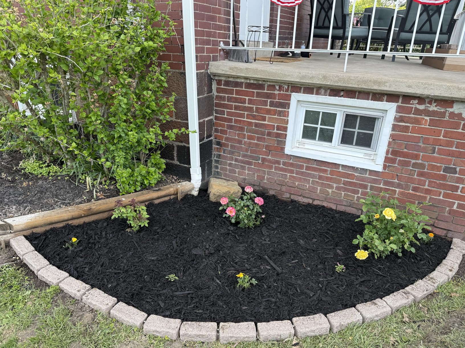 DIY Dig-Free Polyrock Landscape Edging Start Brick - First Piece to Begin Your Landscaping Edging Project (1 Pc, Cobblestone) - Connects to Other Beuta Bricks customer photo 2