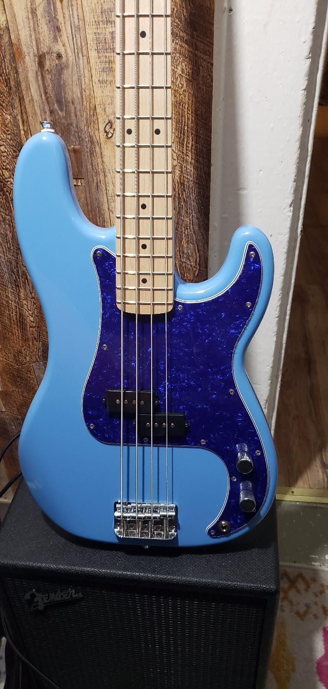 Squier Sonic Precision Bass Guitar, Black, Laurel Fingerboard customer photo 2