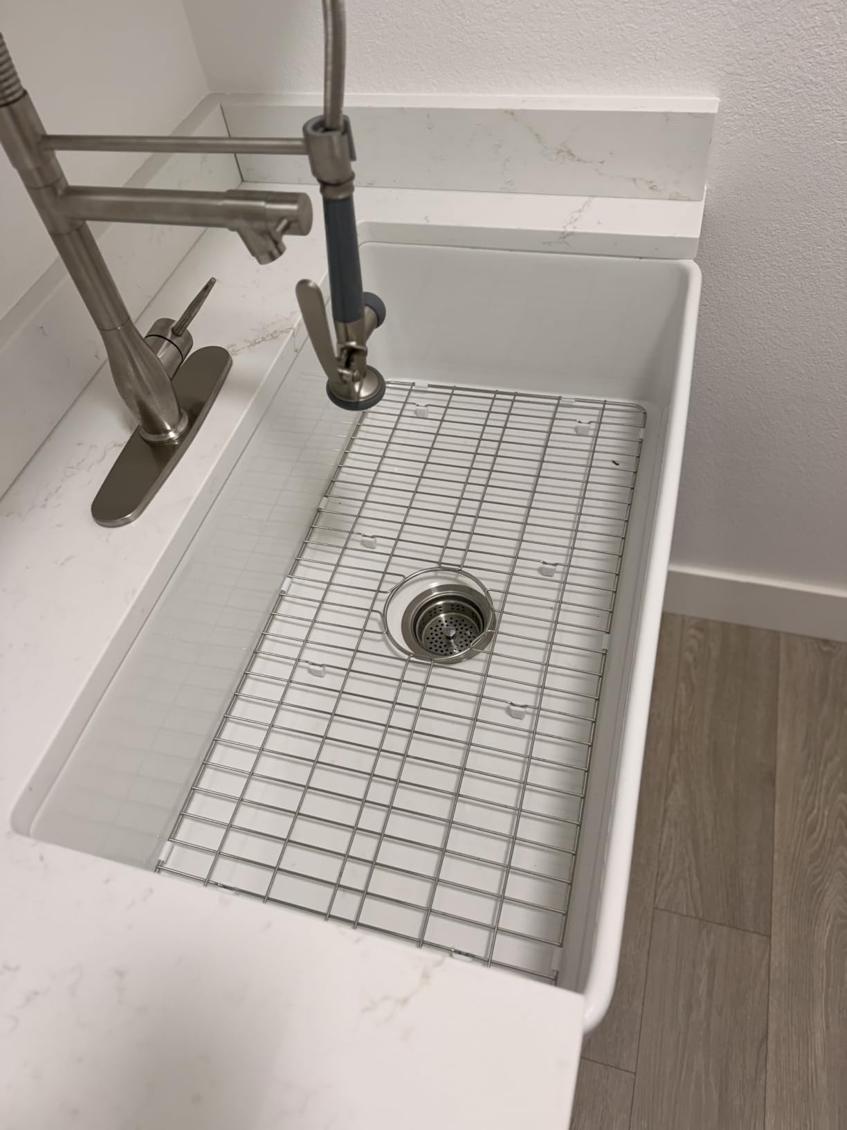Miuara Farmhouse Sink 36 x 20 Inch White Fireclay Apron Front Kitchen Sink | Extra large single bowl, Min. base cabinet size:39