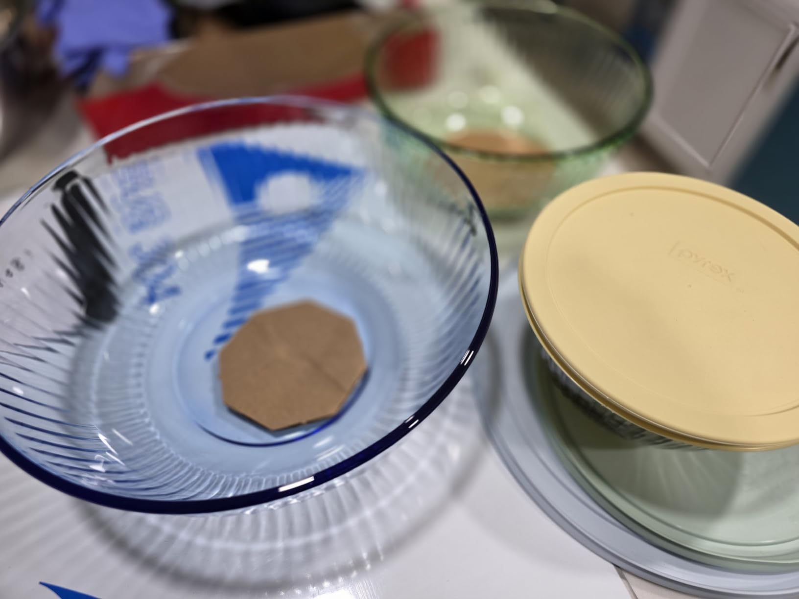Pyrex Colors Tinted (3-Pack, Full Set) Sculpted Tinted Glass Mixing Bowls With Plastic Lids, Nesting Space Saving Set of Bowls For Prepping and Baking, 1.3QT, 2.3QT & 4.5QT customer photo 2
