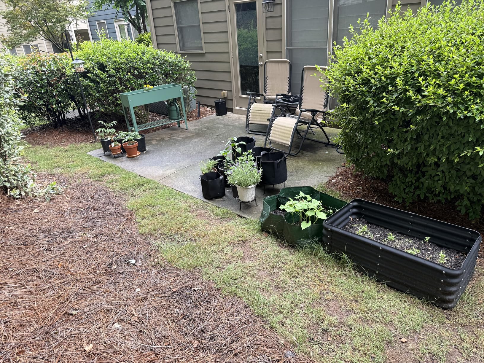 Raised Garden Bed, Elevated Planter Black Metal Plant Box with Legs Standing Garden Stand Drainage Holes Black customer photo 2