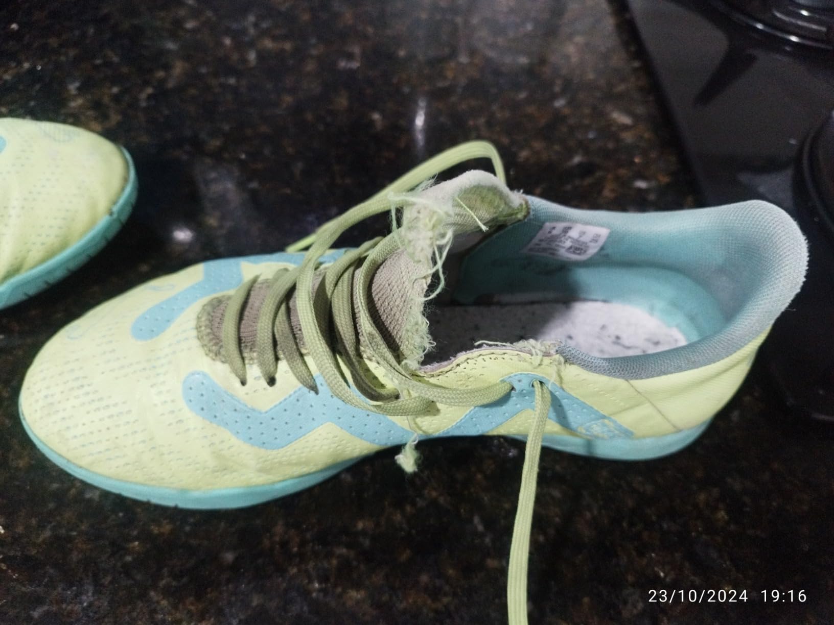 Puma Men's Future 8 Play Indoor Soccer Shoes customer photo 1
