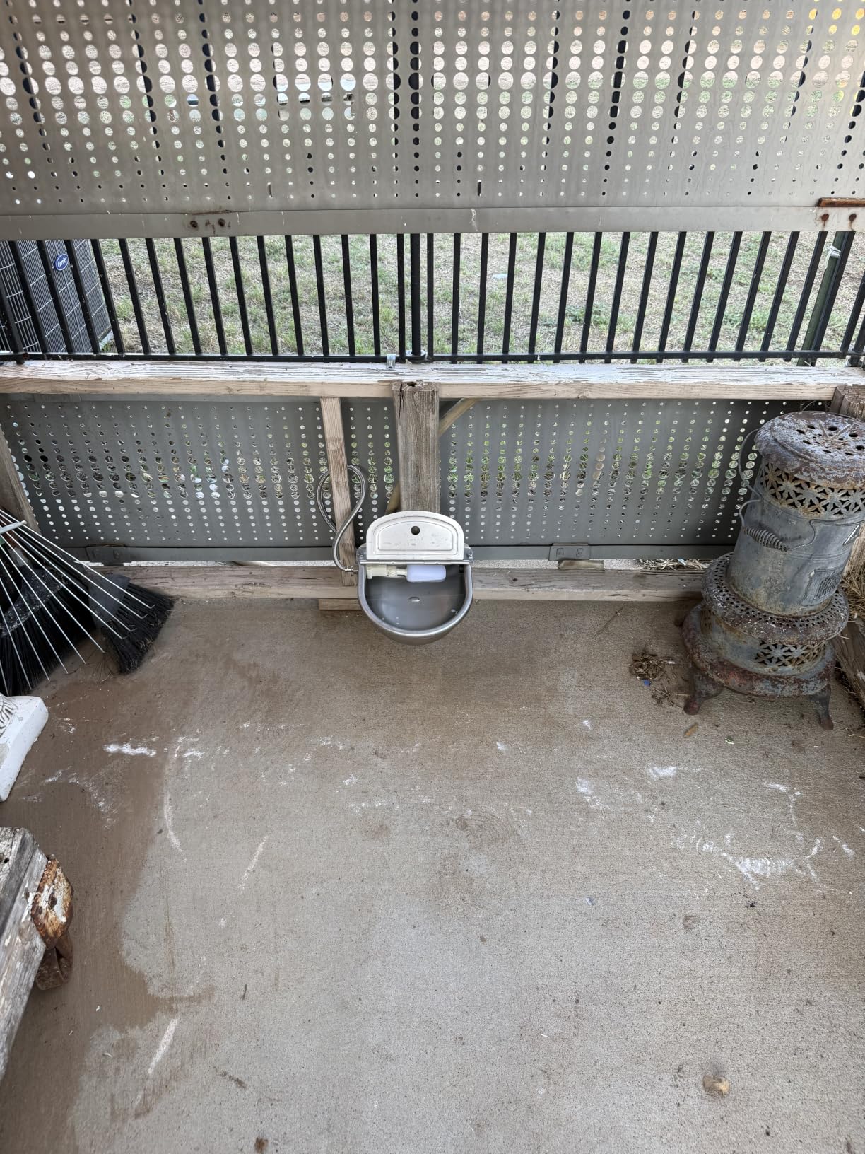 Automatic Animal Drinking Water Bowl, 304 Stainless Steel Waterer for Dog Horse Goat Pig Cow, Livestock Water Trough Dispenser with Pipe Hose, 2 Float Valves, Quick Connecter, Expansion Bolt customer photo 2