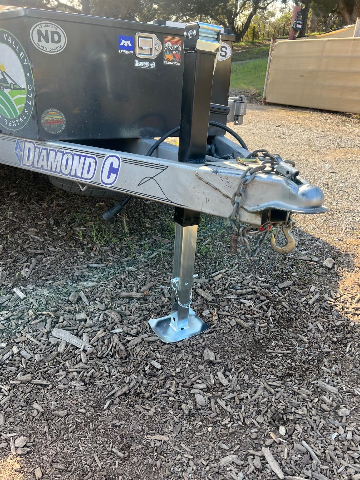 VEVOR 8000lbs Heavy-Duty Square Direct Weld on RV Jack, 15-1/4 Inches Lift, Adjustable Drop Leg, for Lifting RV, Horse, Utility, Yacht Trailers, TJD-7000S customer photo 1