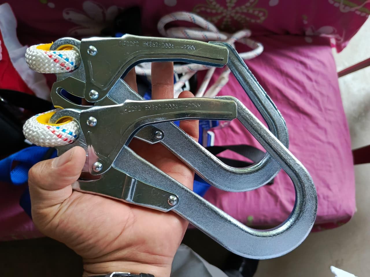 TT TRSMIMA Safety Harness Fall Protection Kit: Roofing Harness for Work | Men Construction Climbing Fall Arrest Safety Harnesses with Shock Absorbing Lanyard Rebar Hook Waist Pad customer photo 1