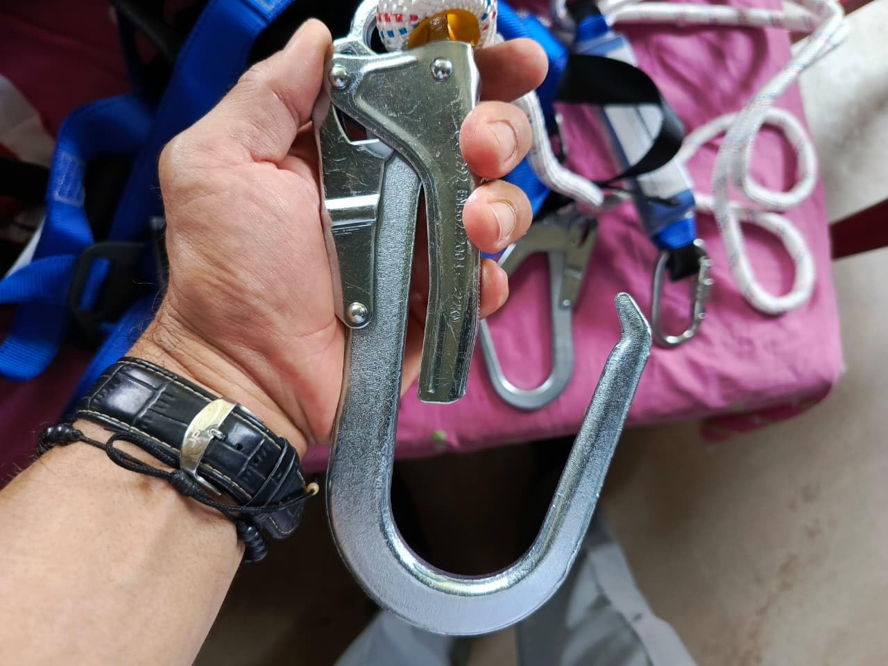 TT TRSMIMA Safety Harness Fall Protection Kit: Roofing Harness for Work | Men Construction Climbing Fall Arrest Safety Harnesses with Shock Absorbing Lanyard Rebar Hook Waist Pad customer photo 2