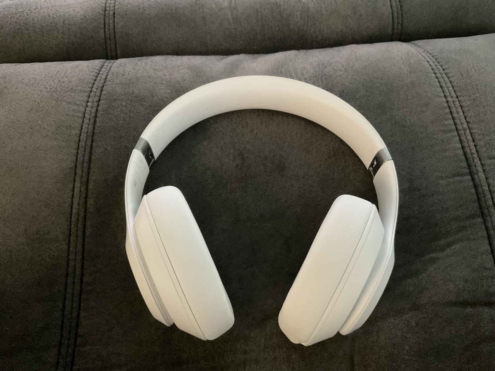 Beats Studio Pro Premium Wireless Over-Ear Headphones - Up to 40-Hour Battery Life, Active Noise Cancelling, Great for Travel & Commuting, USB-C Lossless Audio, Apple & Android Compatible - Navy customer photo 2