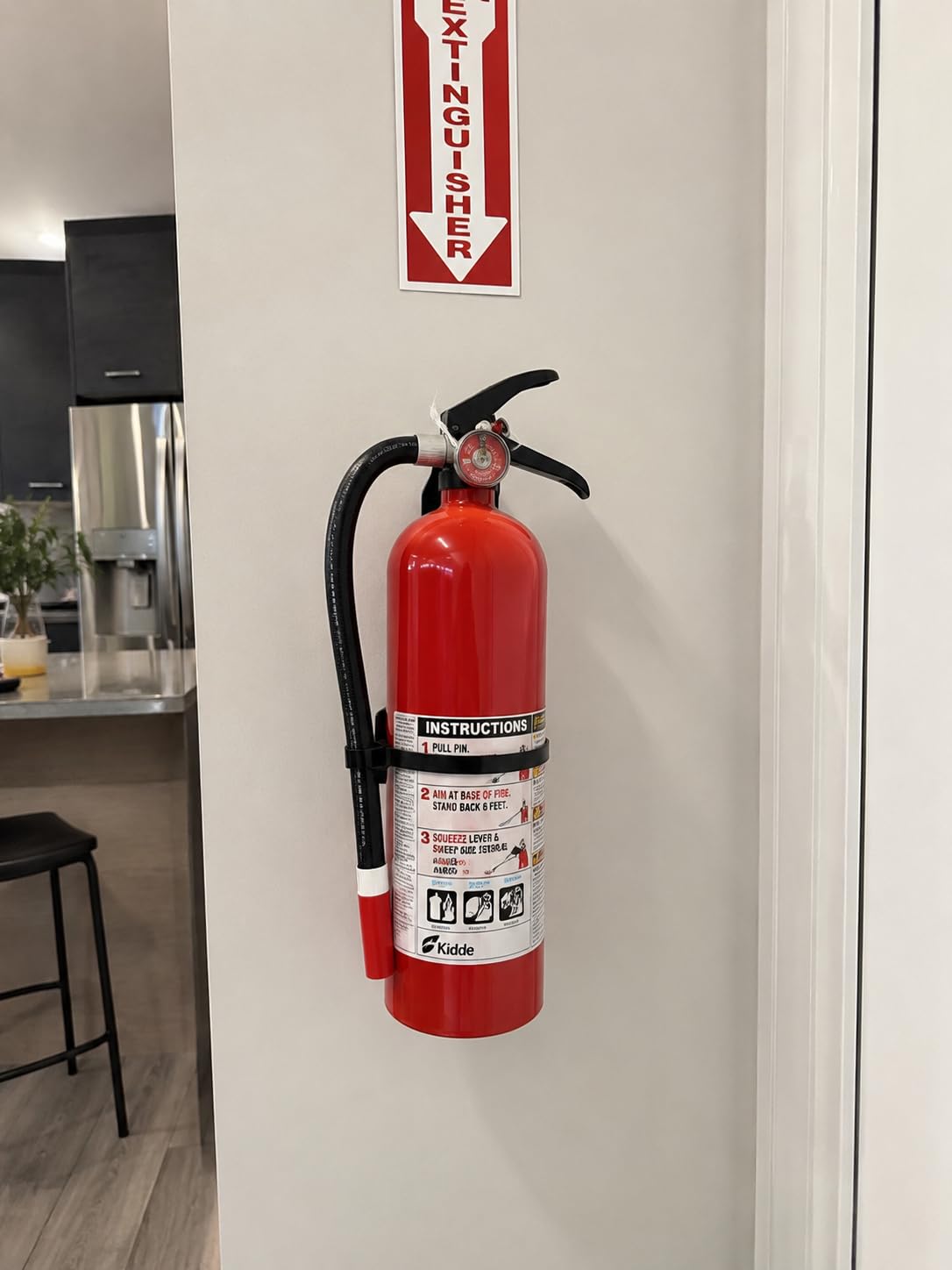 Kidde Full Home Fire Extinguisher, 3-A:40-B:C, KD176-340ABC | Residential Multi-Purpose Extinguisher for Medium to Large Common Household Fires, 5.5 lb. Dry Chemical customer photo 1