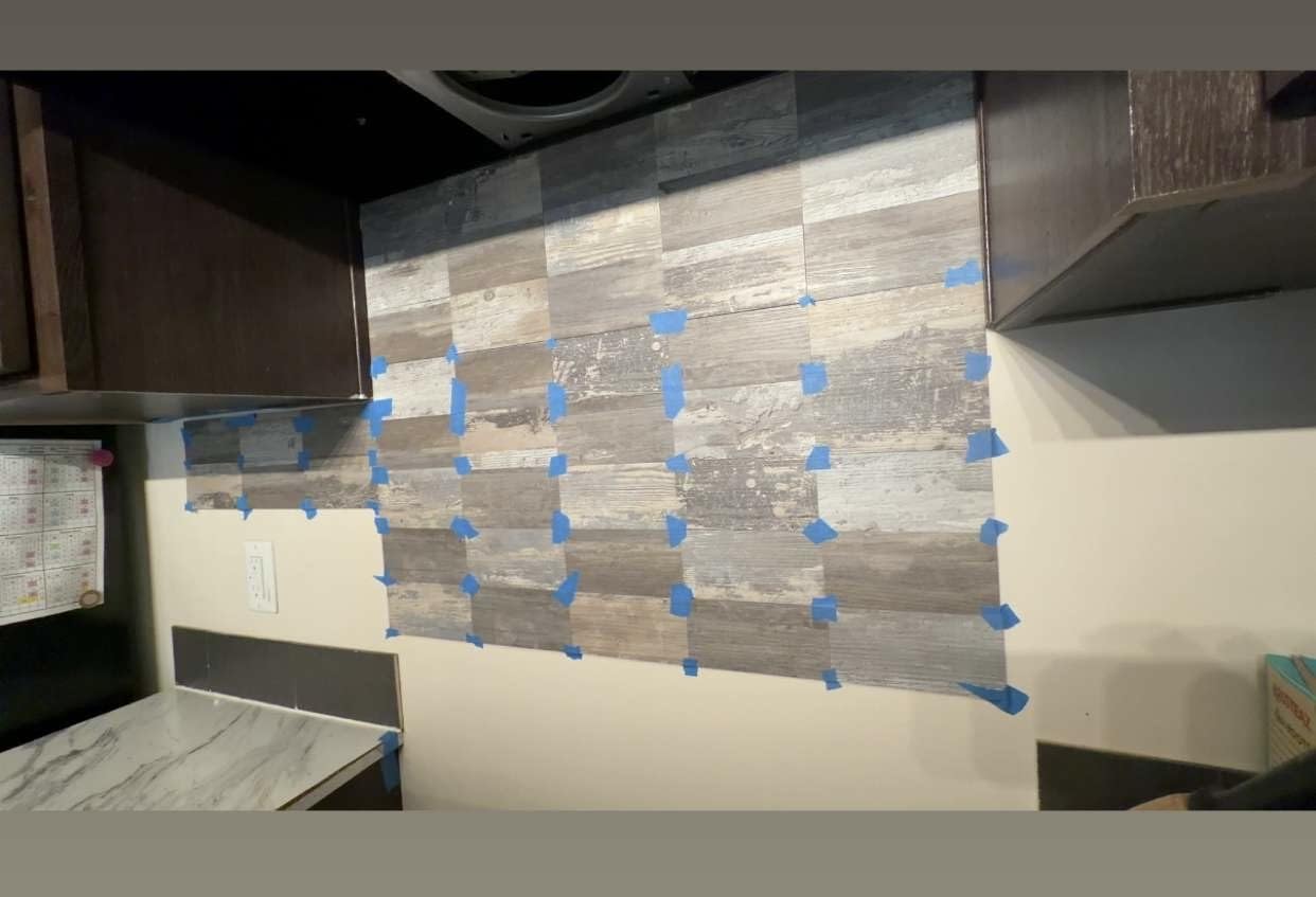 Art3d 102-Piece Peel and Stick Wall Tile for Kitchen Backsplash, Bathroom, Fireplace, 3in. x 6in. Stick on Subway Tile, Glossy White customer photo 1