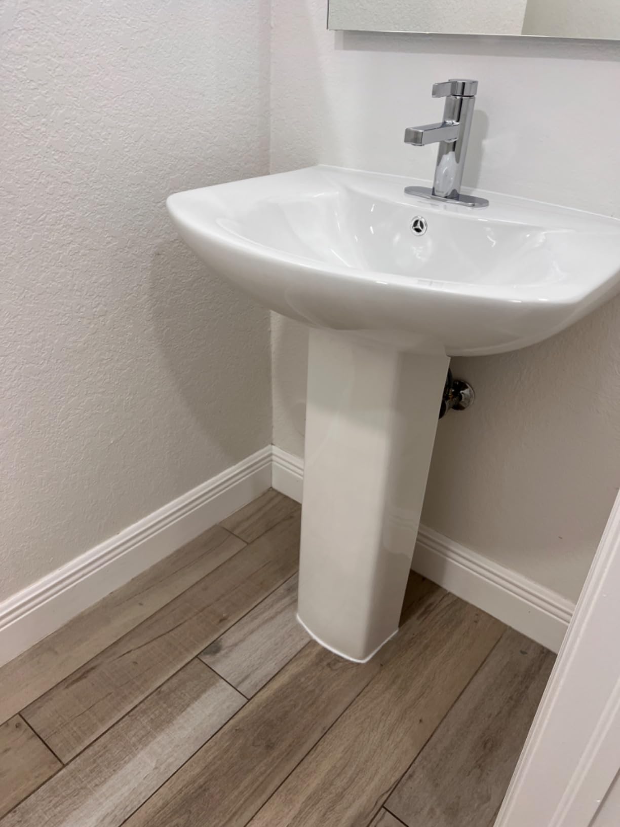 Chateau Two-Piece Round Pedestal Sink in Matte Black customer photo 2