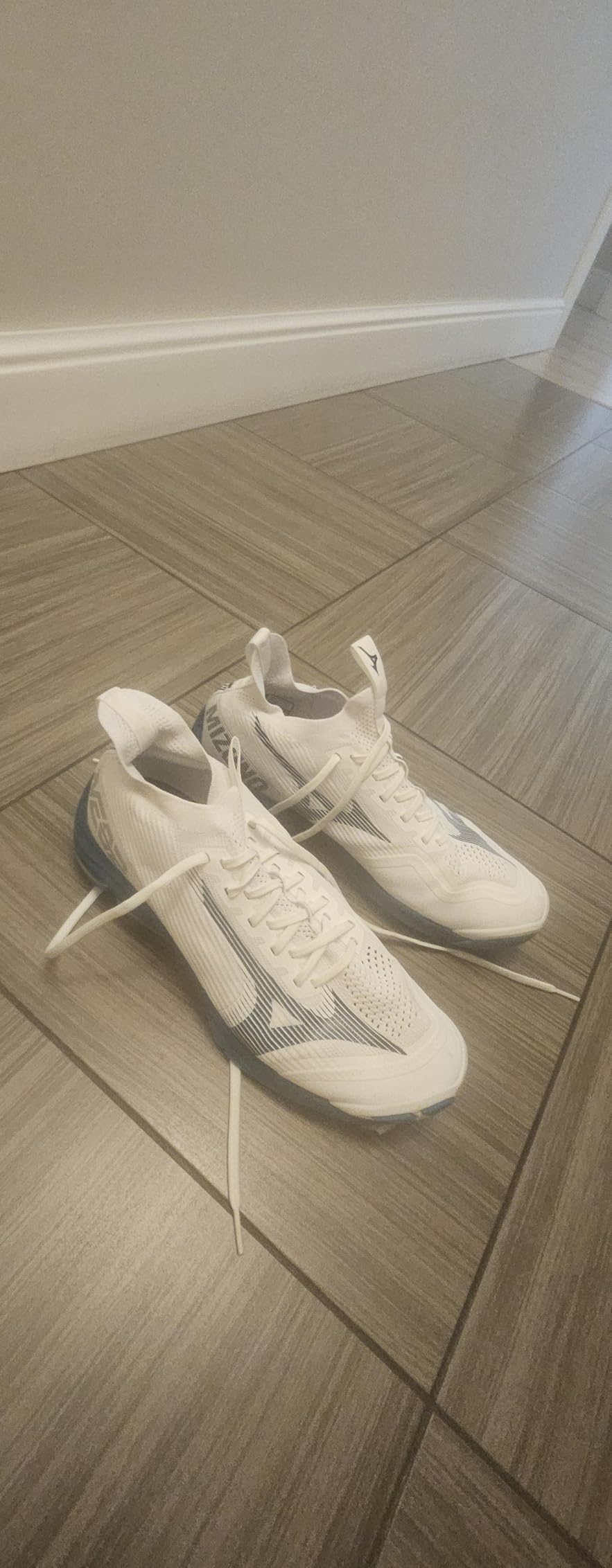 Mizuno Unisex-Adult Wave Lightning Neo 2 Volleyball Shoe customer photo 1