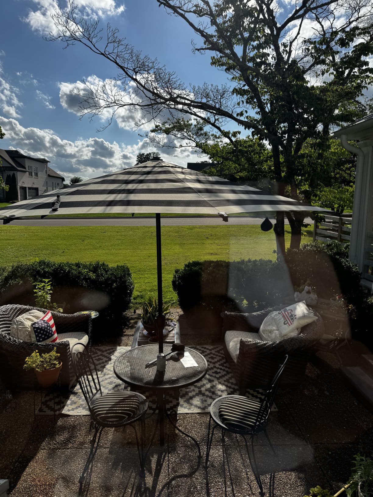 Abba Patio 9FT Lyon Outdoor Patio Umbrella with Push Button Tilt and Crank, Market Umbrella 8 Sturdy Ribs UV Protection Waterproof - Navy Blue customer photo 2
