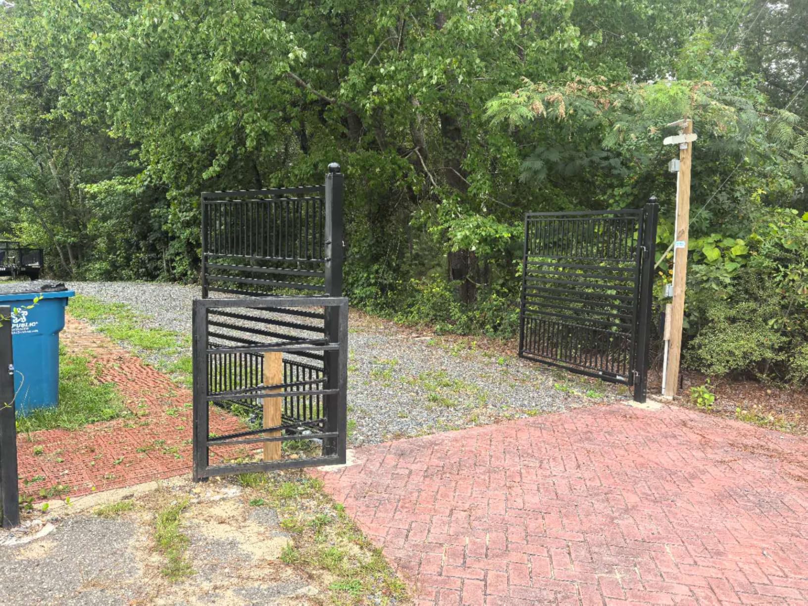 ALEKO Dual Swing Driveway Gate with Opener Kit (18x6 Venice) | Complete automation package, remote-controlled entry, weather-resistant steel, includes motor arms and control board customer photo 2