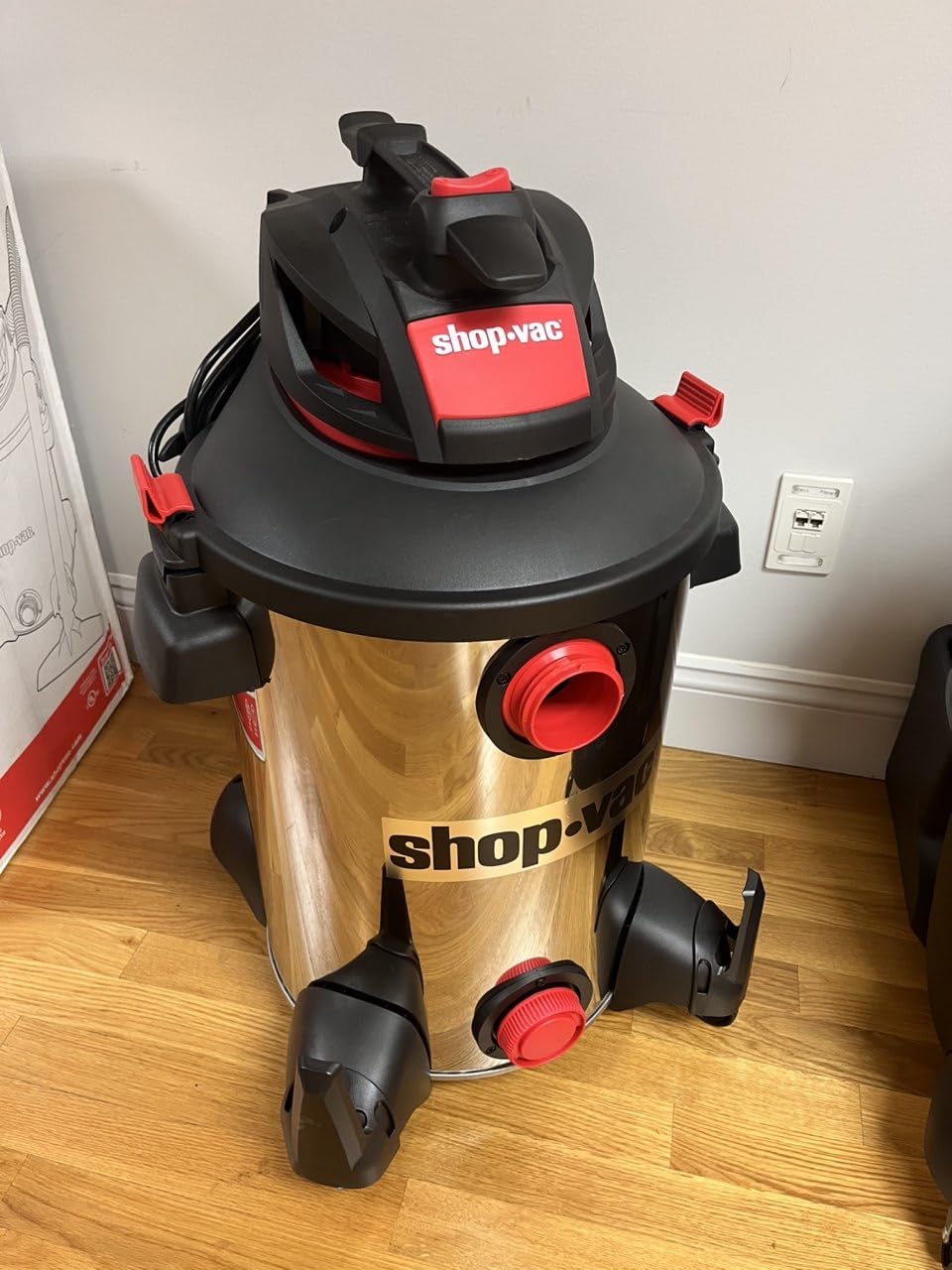 Shop-Vac 5761311 12-Gallon Wet/Dry Shop Vacuum, 6 Peak HP, 1.5 Inch Diameter x 7 Foot Hose, 20 Foot Cord, Ideal for Home, Garage, and Workshop Cleaning customer photo 2