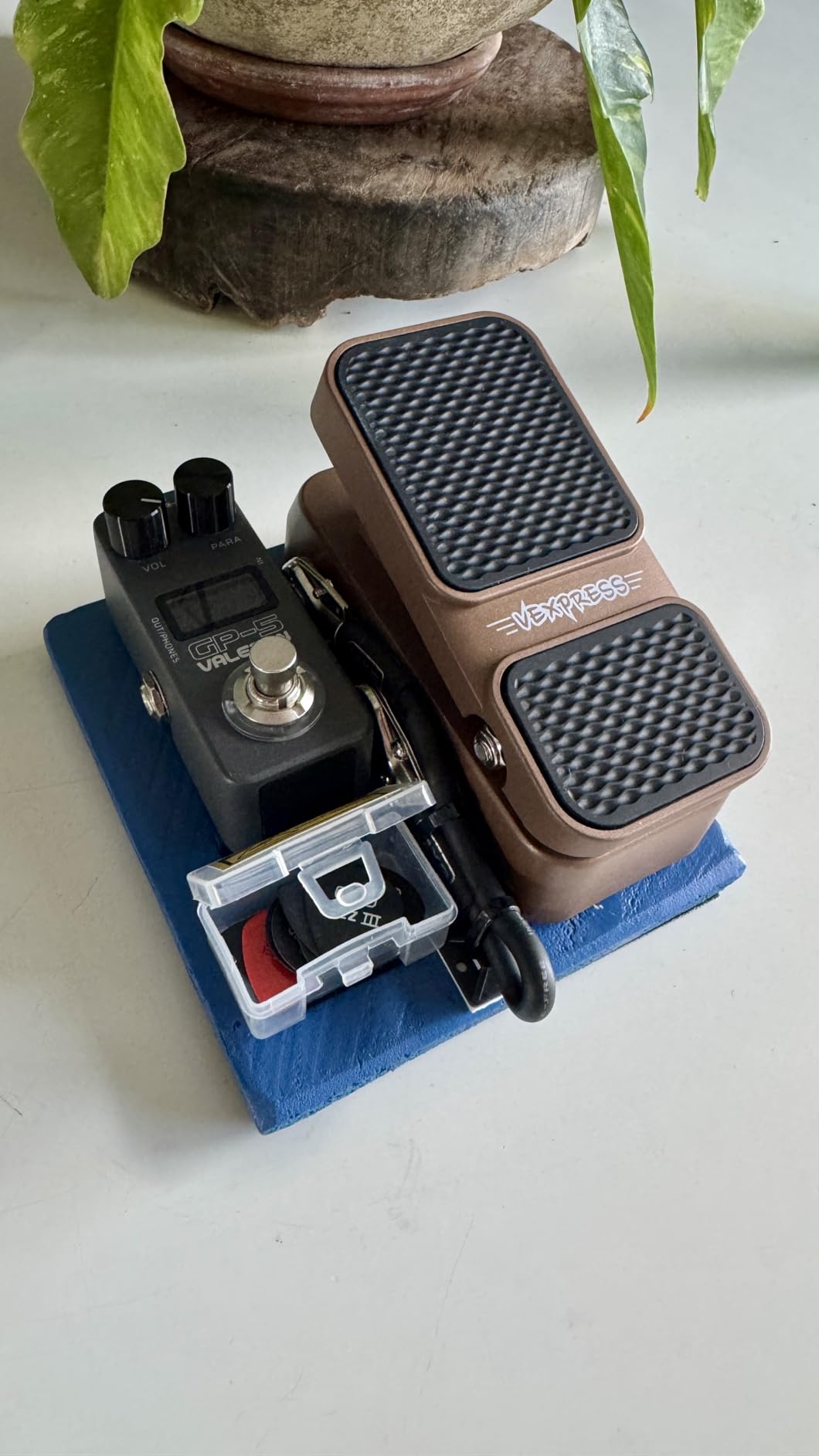 SONICAKE Volume Expression Pedal, Expression EXP & Passive Volume 2 in 1 Combo Guitar Effects Pedal, Full-size Pedal - FlipVol customer photo 2