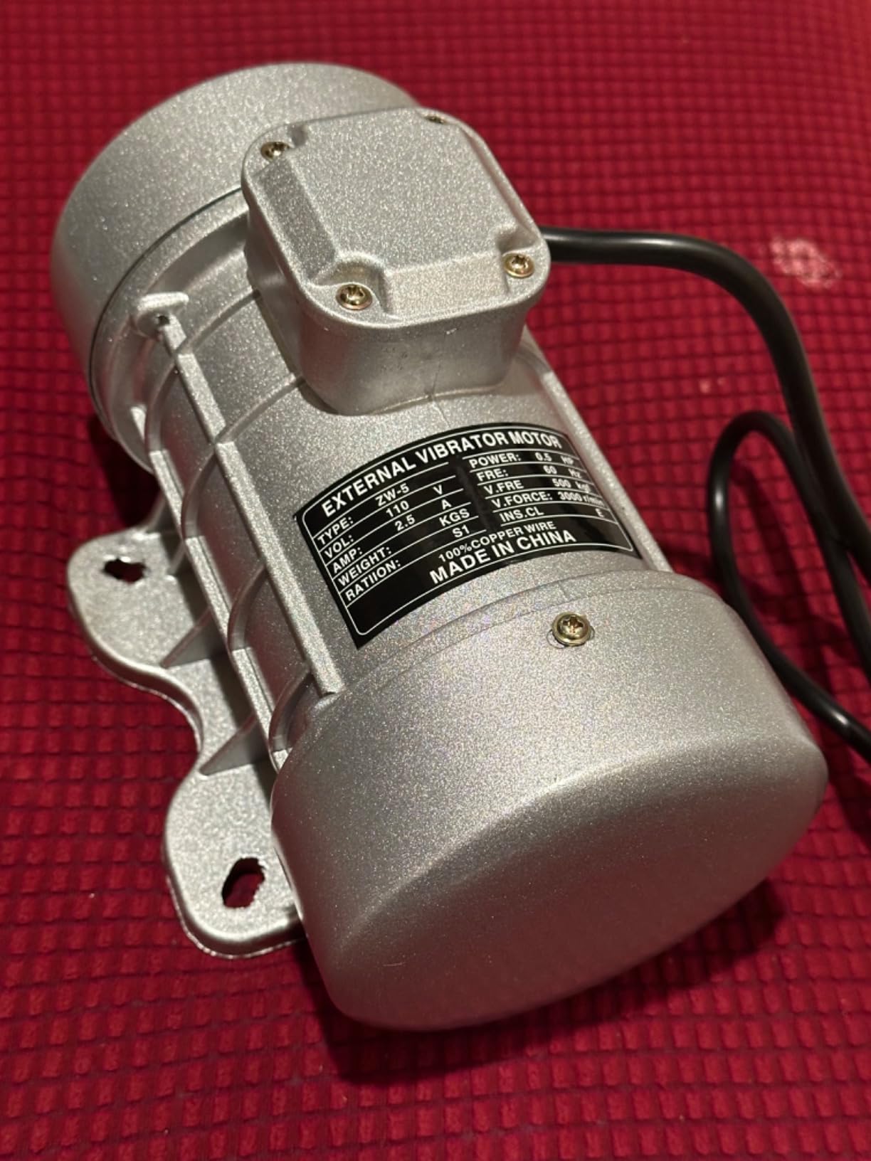 JIAWANSHUN Concrete Vibrator Vibration Motor, 250W Electric Concrete Vibrating Motor for Shaker Table, Vibrator Motor Heavy Duty Machine 110V 60HZ 3000RPM 500KGF customer photo 1