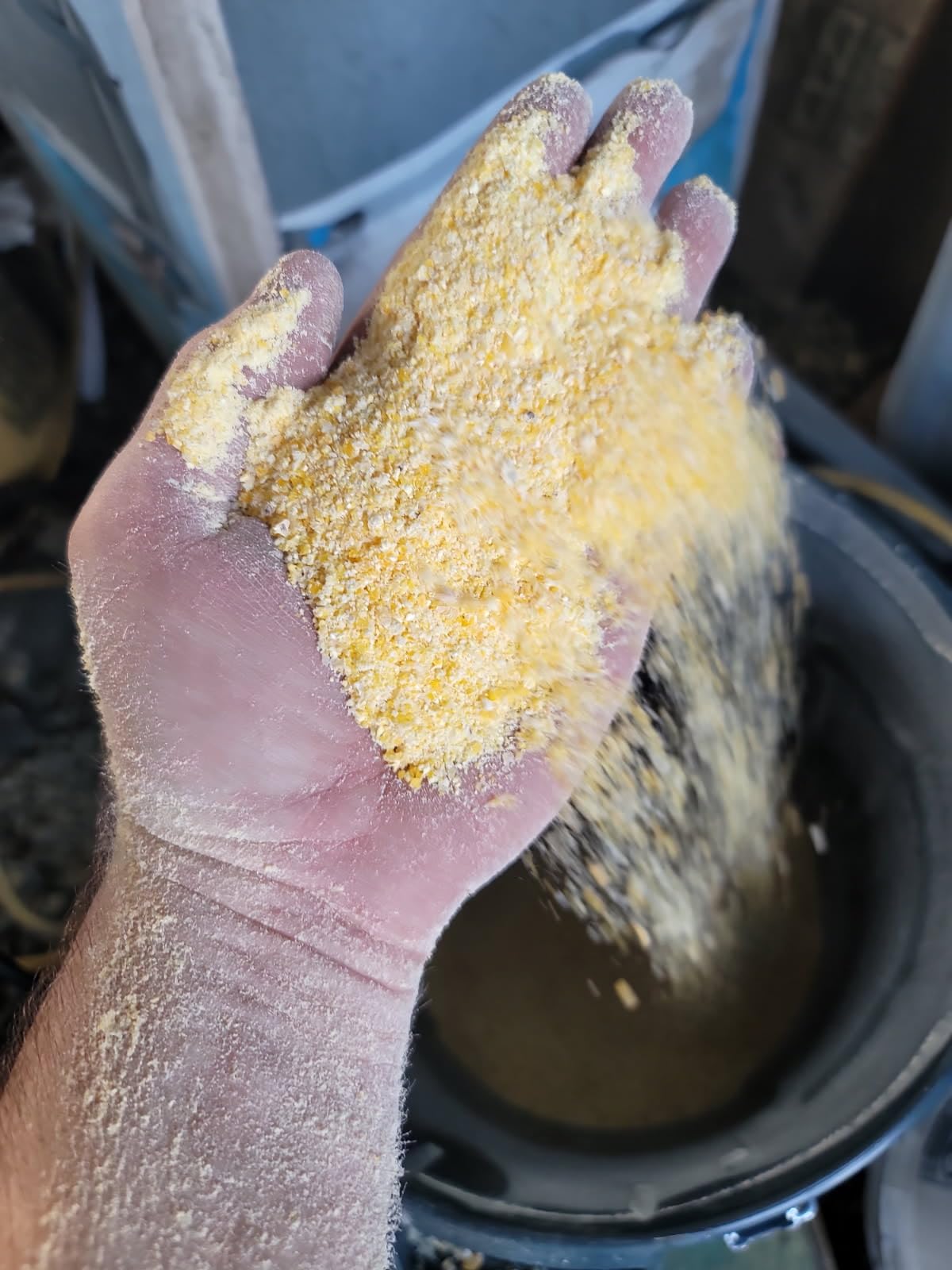 Grain Mill Corn Grinder, 1000W Electric Feed Grinder Mill 25L with Detachable Hopper and 5 Sieves customer photo 1