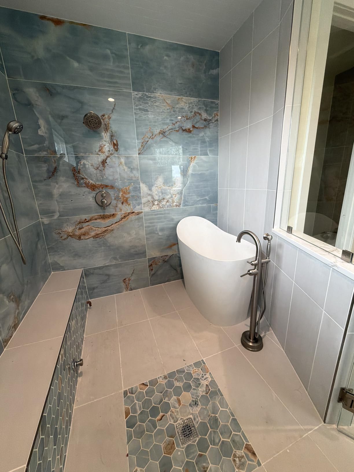 65'' Free Standing Tub, Stone Resin High-Back Bathtub, White, Solid Surface Freestanding Bathtub, Matte Soaking Tub, Stand Alone Tubs with Pop-up Drain and Overflow customer photo 1