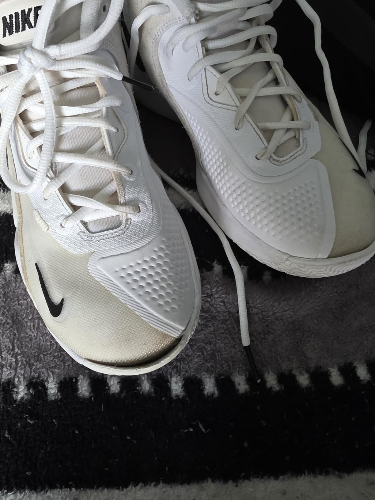 Nike Women's Zoom Hyperset 2 Volleyball Shoes customer photo 1