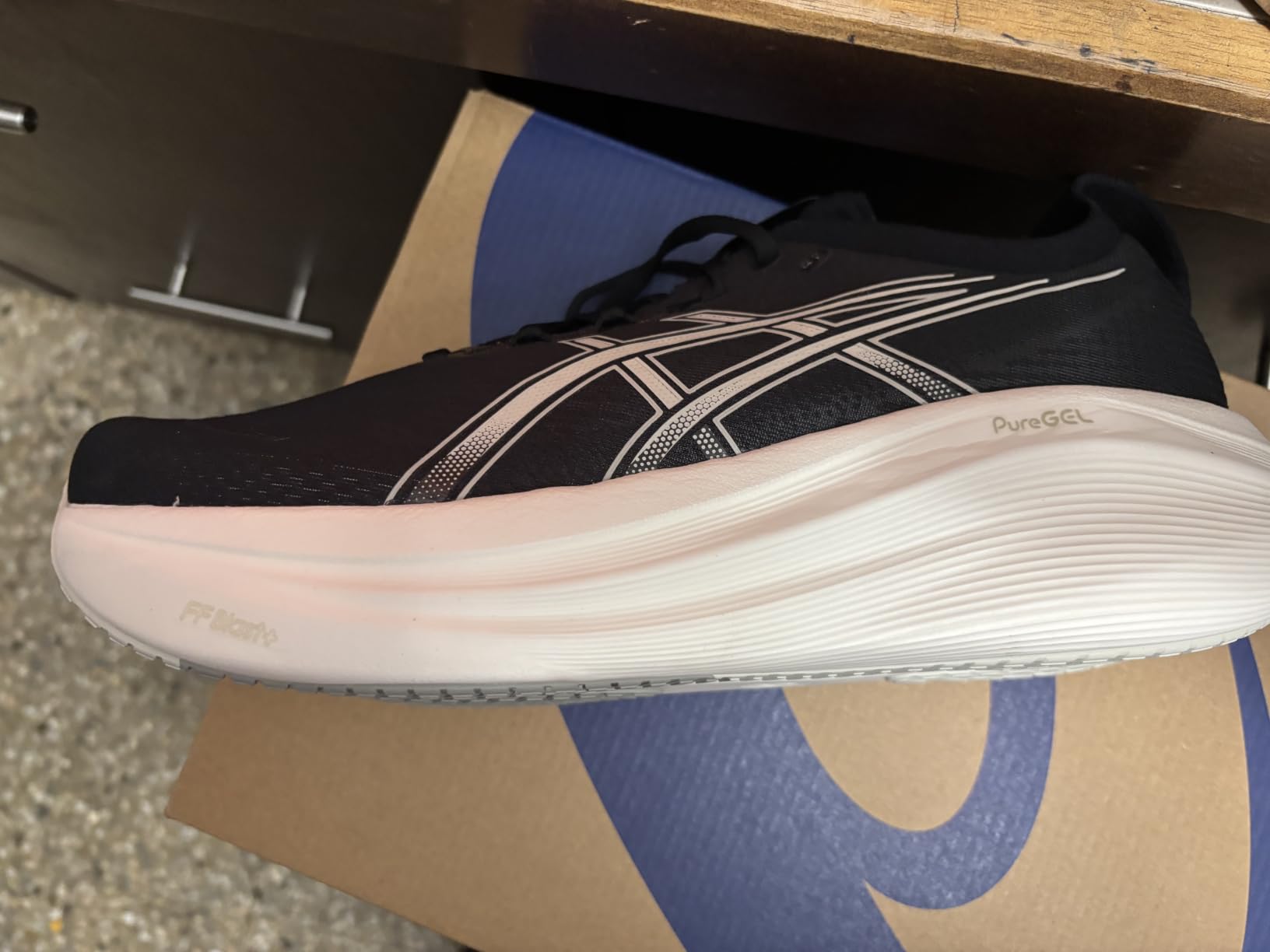 Men's Gel-Nimbus 27 Running Shoes customer photo 2